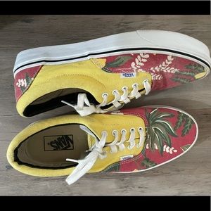 VANS MENS SIZE 10 tropical print